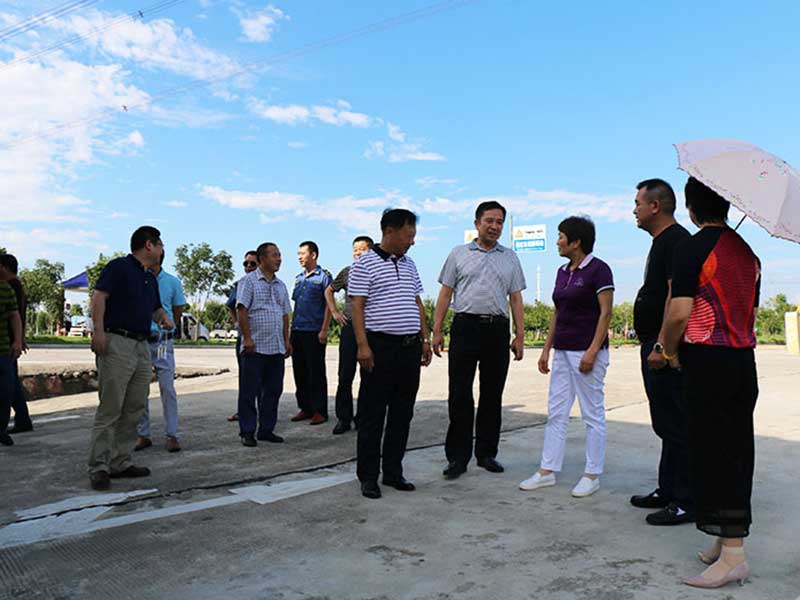 市領(lǐng)導(dǎo)來?？疾? title=